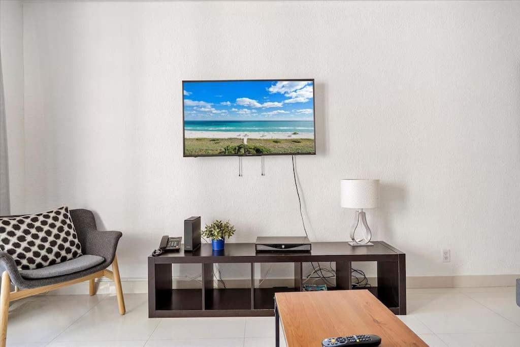 Beachfront 2 Bedroom At Tides Hollywood 8Th Floor ภายนอก รูปภาพ