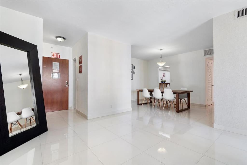 Beachfront 2 Bedroom At Tides Hollywood 8Th Floor ภายนอก รูปภาพ
