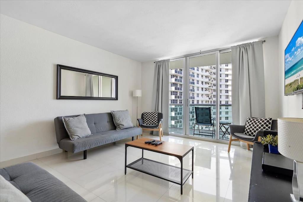Beachfront 2 Bedroom At Tides Hollywood 8Th Floor ภายนอก รูปภาพ