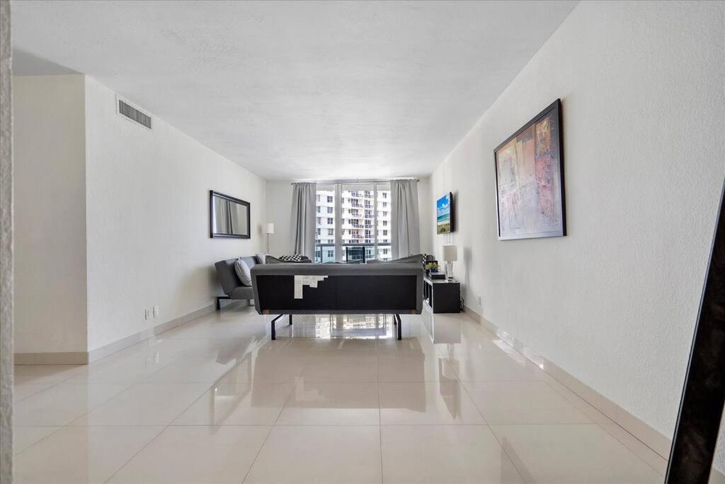 Beachfront 2 Bedroom At Tides Hollywood 8Th Floor ภายนอก รูปภาพ